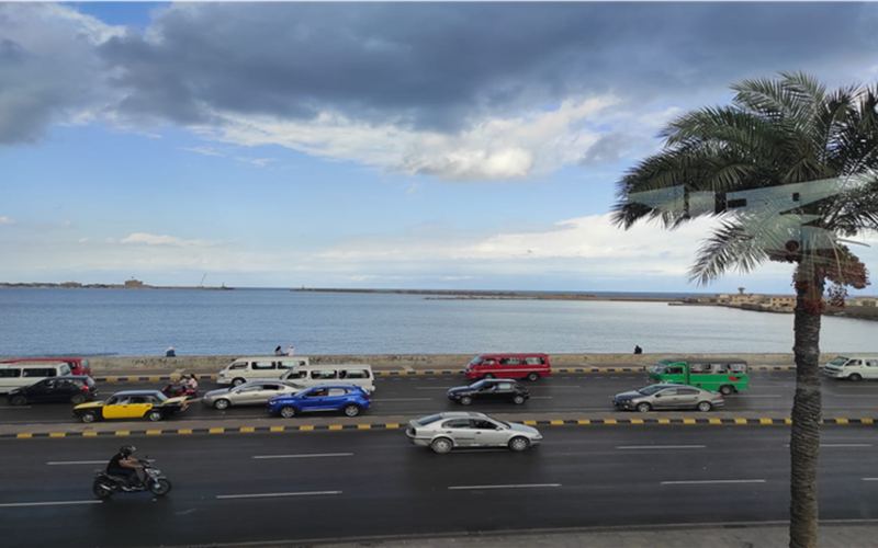 توقعات غدًا.. طقس مائل للدفء مع رياح وأمطار خفيفة في الإسكندرية